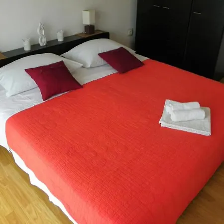 Mario- Two Bedroom With Garden View *