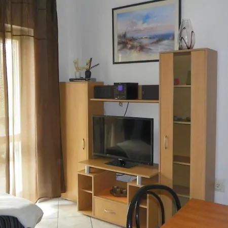 Mario- Two Bedroom With Garden View Vodice