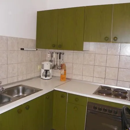 Mario- Two Bedroom With Garden View *