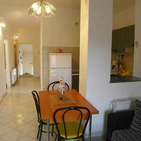 Apartament Mario- Two Bedroom With Garden View